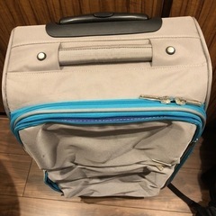 グレーのスーツケース