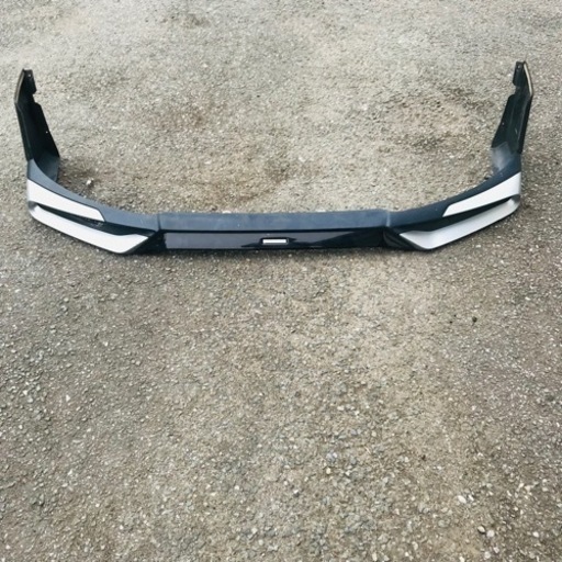 80ノア後期ハイブリッド　TRDフロントスポイラー