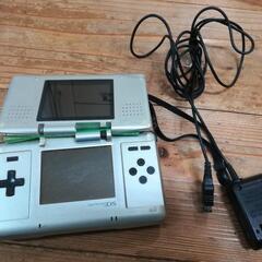 初代DS、DSlite(ジャンク品、破損＆動作しない)