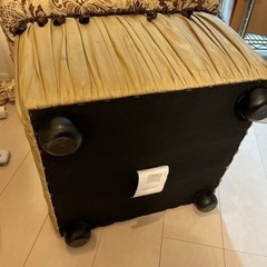 フットスツール オットマン　売ります踏み台椅子の画像