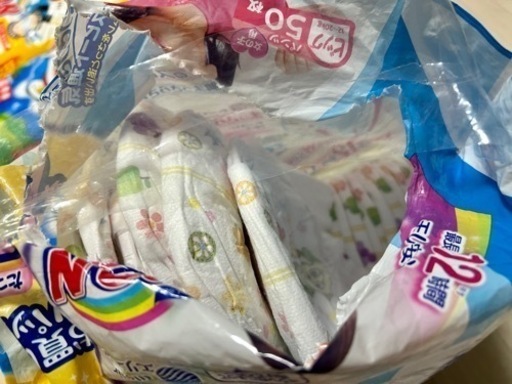 早急‼️オムツ6パック‼️おまけ付き‼️新品と開封済みあり。