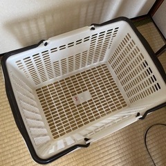 買い物かごの画像