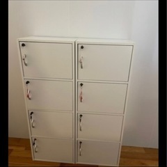 4段ロッカー鍵付き　3台
