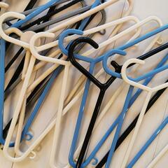 ハンガーたくさんの画像
