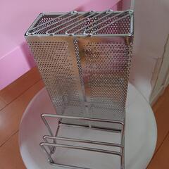 ニトリ まな板、包丁スタンド 美品の画像