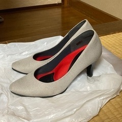 KiBERAのパンプス（グレー）
