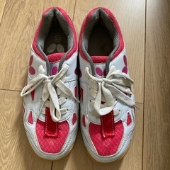 卓球シューズ　バタフライ　23.5センチの画像