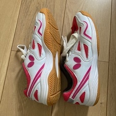 卓球シューズ　バタフライ　23.5センチの画像