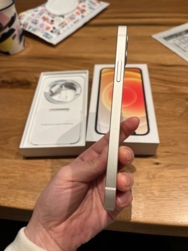 iPhone12 SIMフリー　エジューケース付き