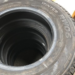 訳あり！ハイエース用 スタッドレスタイヤ 195/80R15 ハンコック パンク修理跡ありの画像