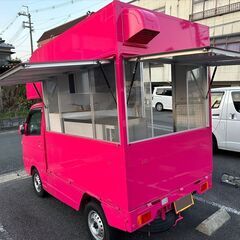 キッチンカー☆走行2千キロ☆人気の二か所販売窓☆冷蔵庫☆3層シン...