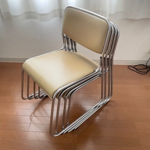 椅子 13脚 ベージュ　スタッキングチェア　ミーティングチェア