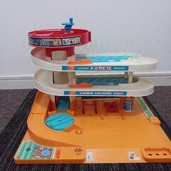 トミカ　駐車場セットの画像