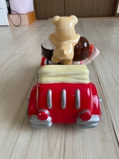 陶器の車に乗ったペコちゃん❤️