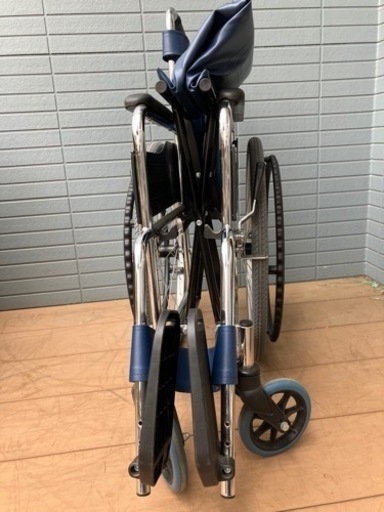 マキテックの自走式車椅子