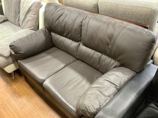 2.5人掛けソファー　ニトリ　レザーブラウン販売中！
