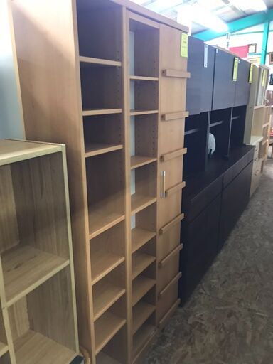 本棚　収納棚　収納力抜群　おしゃれ　スライド式　シンプル　木製　貝塚市　二色浜