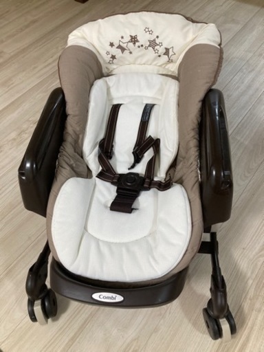 コンビ　電動ハイローチェア　ハイローチェア　ベビーチェア