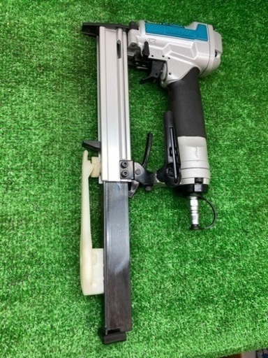 □ makita 常圧エアタッカ AT1025AK □ 