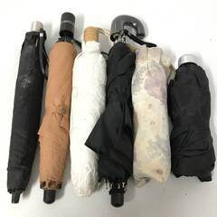 🔷🔶🔷KI17/4　折りたたみ傘 メンズ レディース まとめて50点 大量 携帯傘 折り畳み 雨具 洋傘 日傘 雨傘 昭和レトロ 紳士 婦人 折畳洋傘🔷🔶🔷の画像