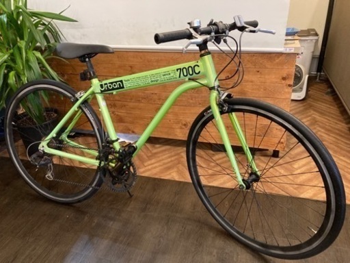 【前後タイヤ・チューブ新品！】2×7速　700×28c クロスバイク　ライムグリーン