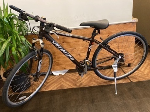 【SPECIALIZED crossrider後輪タイヤ・後輪チューブ新品！】3×8速　700×35cサス付きクロスバイク　ブラウン