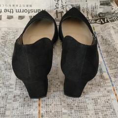 パンプス黒の画像