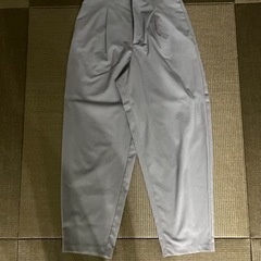 アンクルパンツ
