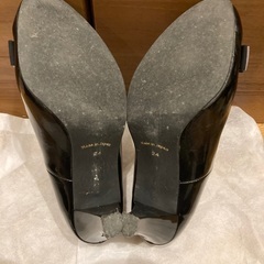 パンプス　黒パンプス　エナメル　結婚式　二次会の画像