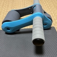 腹筋トレーニング　ローラーの画像