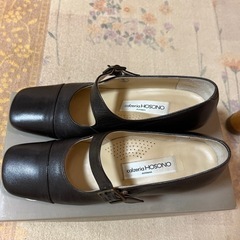 カルツェリアホソノ幅狭パンプス23センチ美品の画像