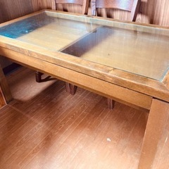 ショーケース付きダイニングテーブル