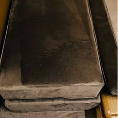 【中古】カインズのブロックソファ　60✖️60✖️18 カバー付き　3つセット 4549509975663_01.jpg