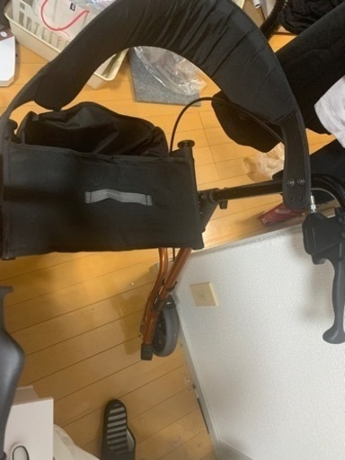 折りたたみ歩行器