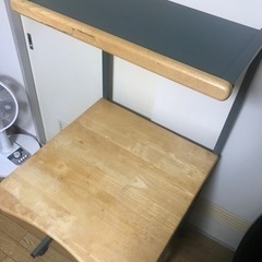 PCデスクの画像