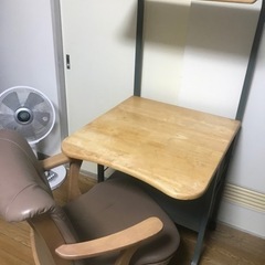 回転チェア（肘置きあり）の画像