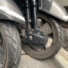 ヤマハ　トリシティ　SEC1J 125cc現行型 左転倒したバイクの画像