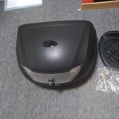 バイク後部荷物入れ