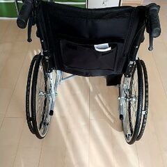 軽量車椅子 ブラック 新品未使用の画像