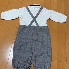 ベスト付きロンパースの画像