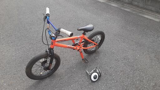 ストリートキッズBMXMONGOOSE PROGRAM 16 インチ (Ozzy J Chi ストリートキッズBMXMONGOOSE PROGRAM 16 インチ (Ozzy J Chi