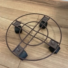 【お取引終了】鉢カバー　中型の画像