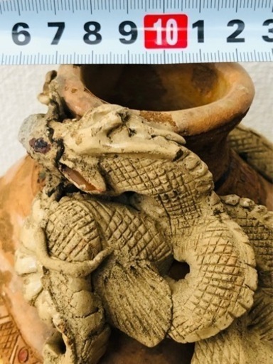 花瓶？ 龍？ 年代不詳
