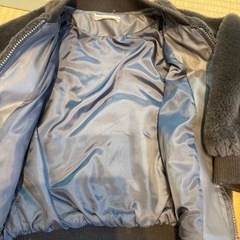 ¥300子ども上着二つ　サイズ110とMの画像