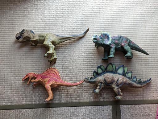 恐竜ソフビ