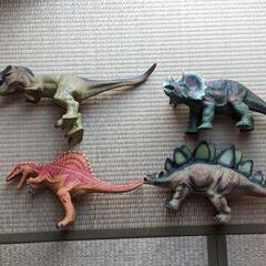 恐竜ソフビ