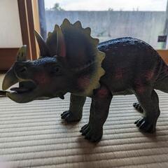 恐竜ソフビの画像