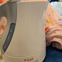 T-fal 1.2リットル電気ケトルの画像
