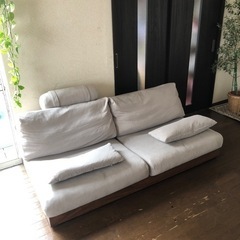 【お引き取り確定しています】ローソファ　2.5人掛け