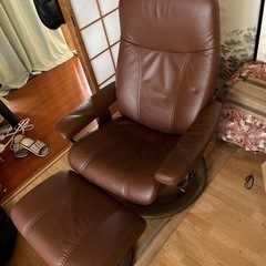 2019年にナフコ30万で購入オットマン付リクライニングチェア